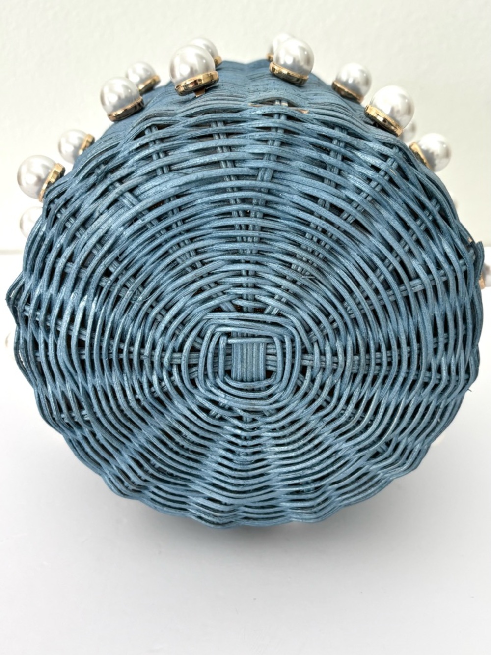 Btb Los Angeles Chloe Pearl Blue Basket Bag NWOT Rattan Pearls Bucket-Style - Picture 7 of 12